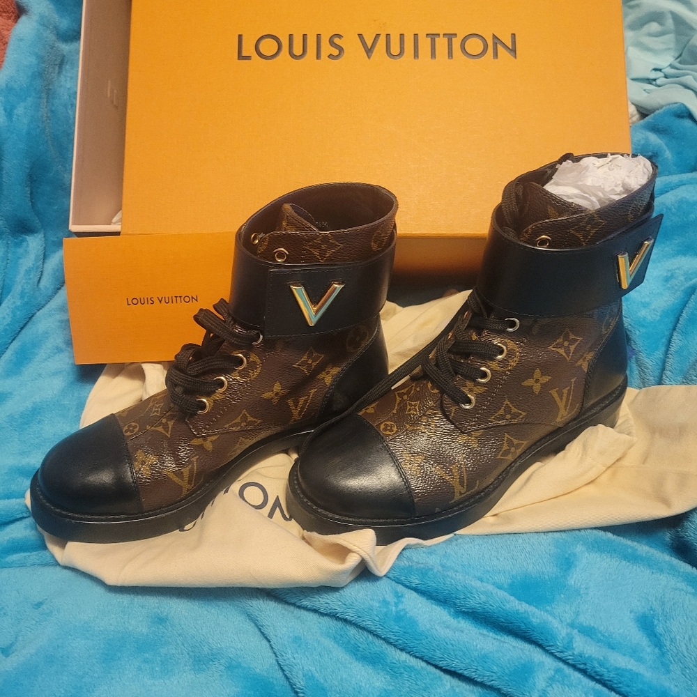 SPECIAL!! Louis Vuitton Brown and Black Monogram Boots